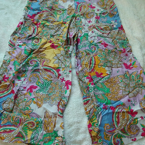 NWT Anne Klein Jeans Crop Wide Leg Palazzo Pants in Paisley Scarf Print - Size M - Picture 3 of 11
